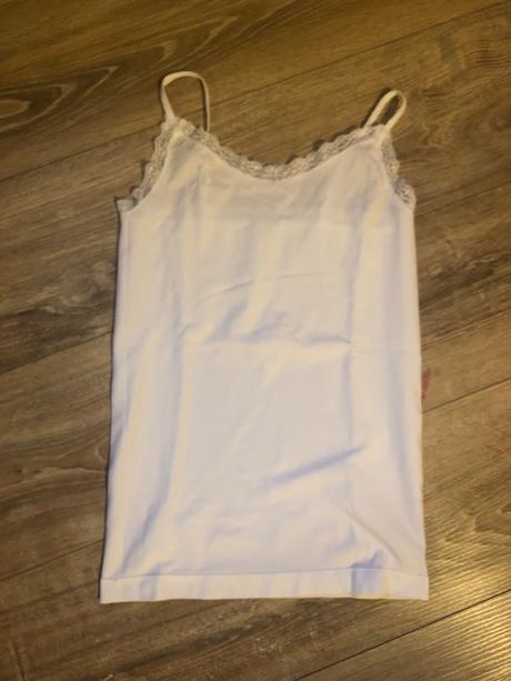 Tielko ekasticke s krajkou, s