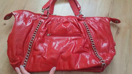 Červená kabelka, 