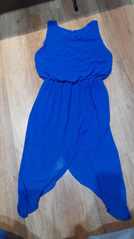 Dievčenské saty, 158