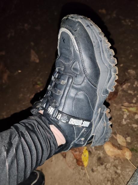 Tenisky sú nepoškodené, 37