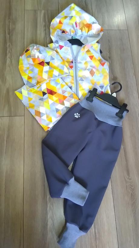 Softshellová vesta s vreckami a kapucňou, 74 - 140