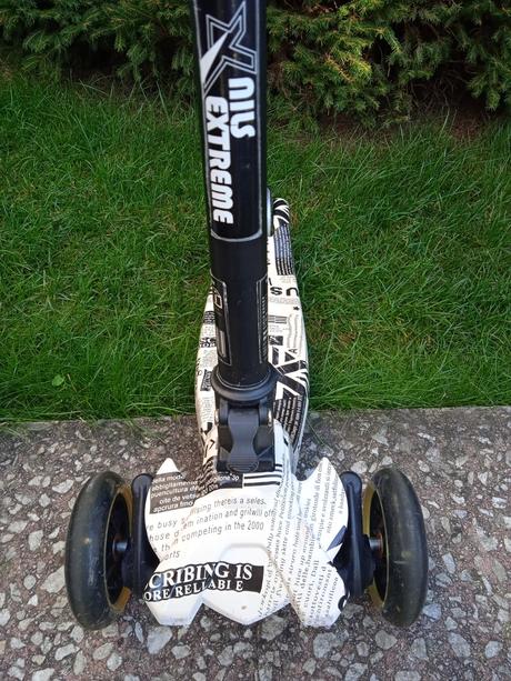 Detská trojkolesová kolobežka, nils