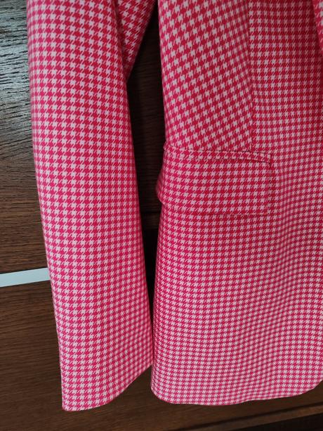 Sako bez zapínania, 36