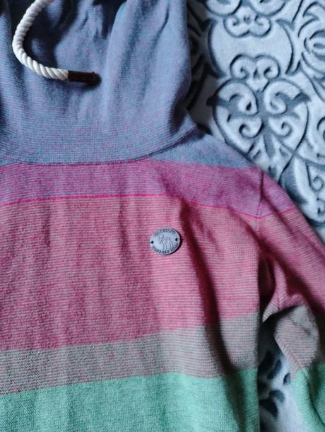 Naketano krásny dámsky roláčik, svetrík, s