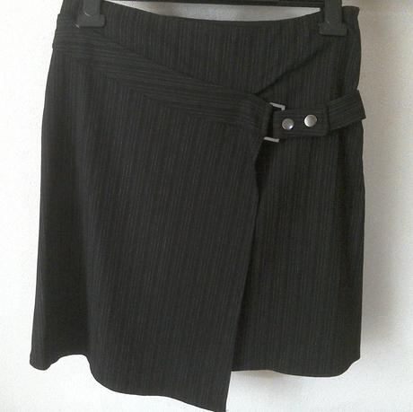 Sukňa zn.motivi 42, 42