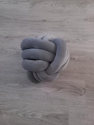 Dekoračný vankúš sivý, 