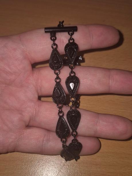 Čierny náramok - slzičky, 