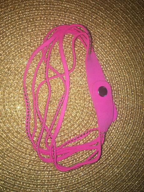 2 ks semišové náramky,