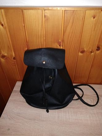 Kabelka-ruksacik,cierny kozeny,