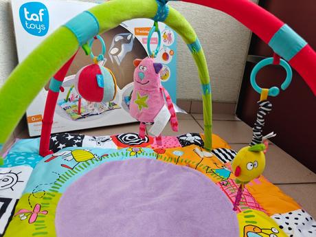 Hracia deka plus na kočík a silikonová flaška,