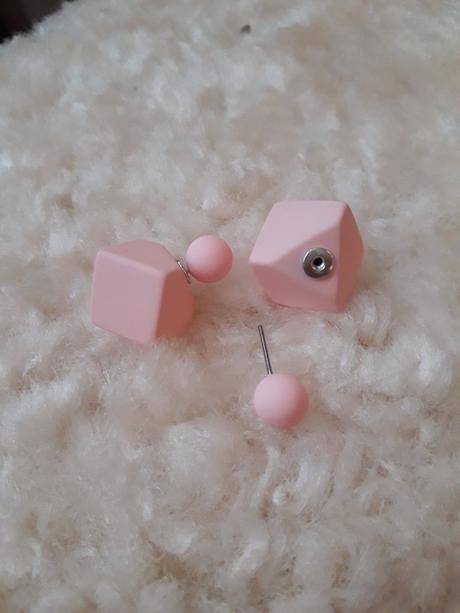 Ružové náušnice, 