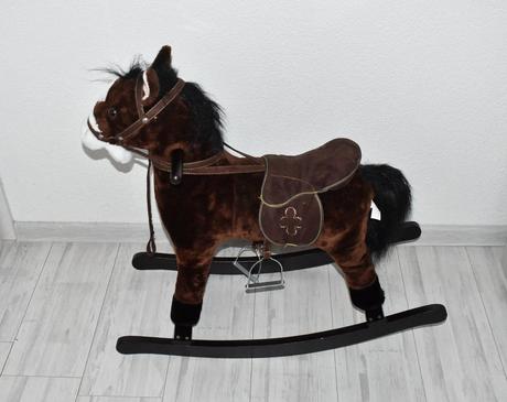 Detský plyšový hojdací koník,
