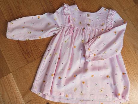 Dievčenské šaty, 92