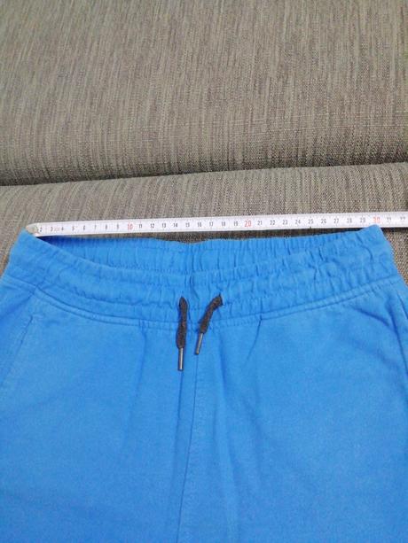 Krátke nohavice v super stave, 134
