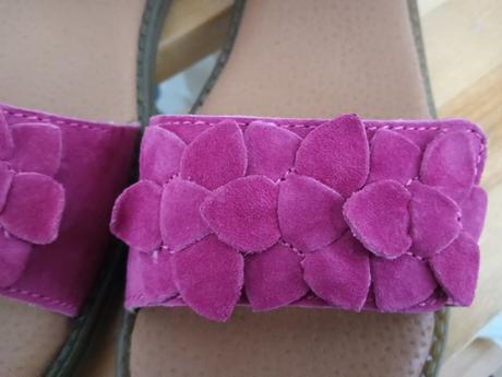 Nové kožené sandálky na suché zipsy zn.baťa, baťa,36