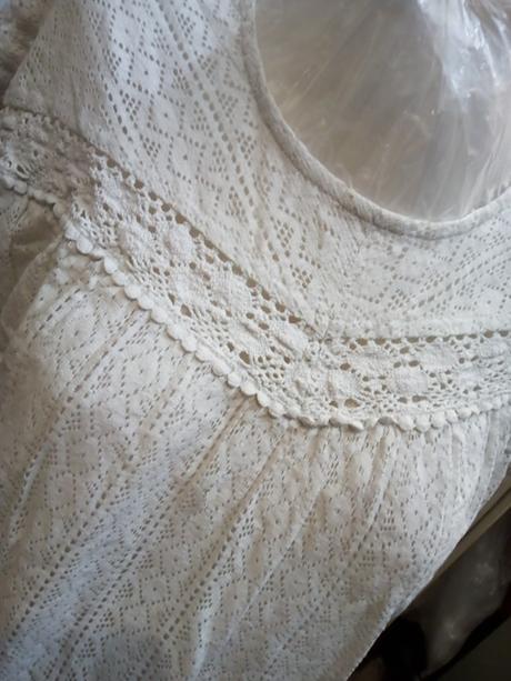 Nádherná značkova krajkovana blúzka univelkosť, m