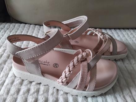 Ružove sandale, cupcake,29