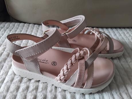 Ružove sandale, cupcake,29