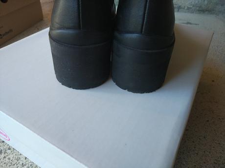 Prechodne čižmičky+ doporucene postovne, deichmann,32