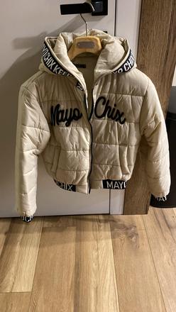 Raz oblecena bunda, mayo chix,s