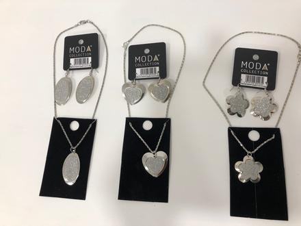 Sety nahrdelnika a nausnic,