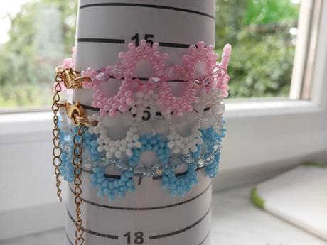 Jemné náramky na leto v rôznych farbách, 