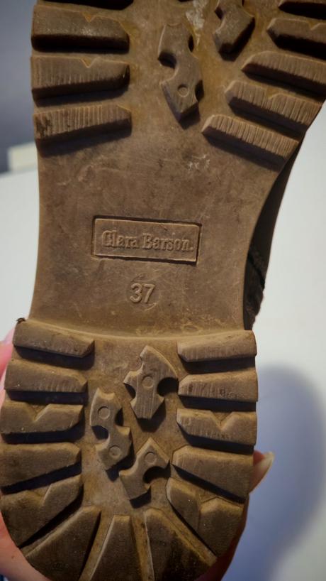 Čižmy, clara barson,37