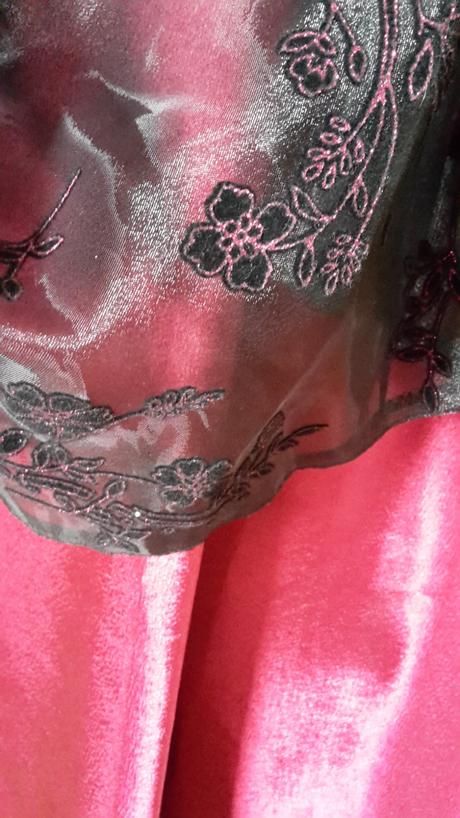 Spoločenské korzetové šaty, 38