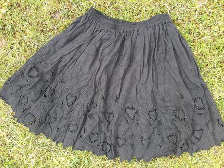 Sukňa čipkovaná velk. 36/38., 36
