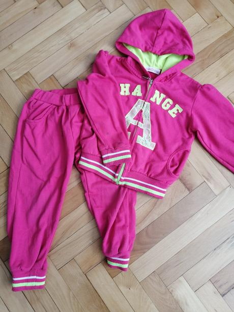 Tepláková súprava, 104