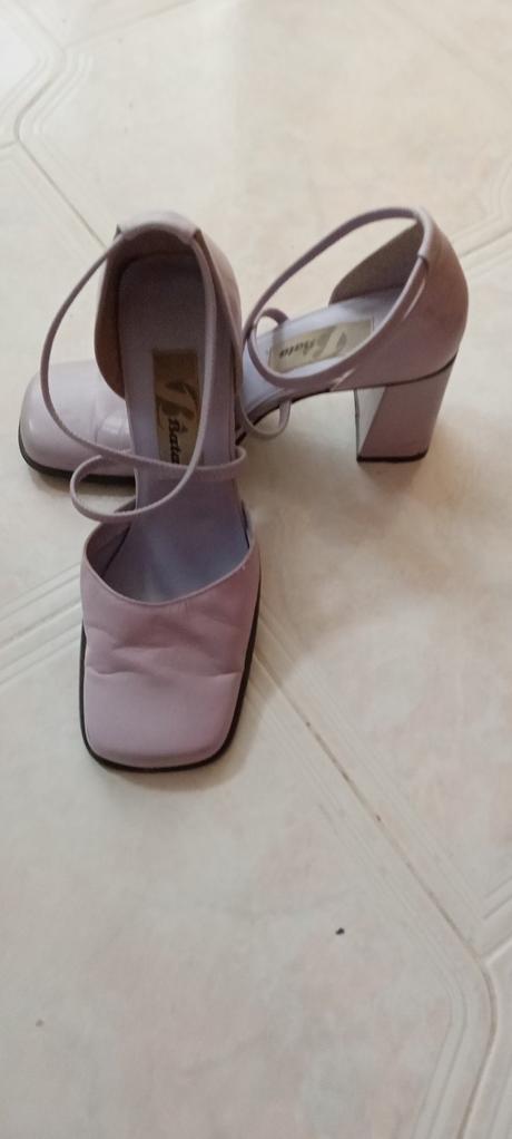 Krásne lodičky, baťa,39