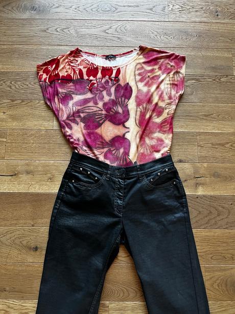 Koženkové nohavice s jemným vzorom, 36