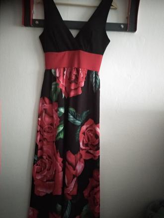 Krásne šaty so vzorom ruží, m