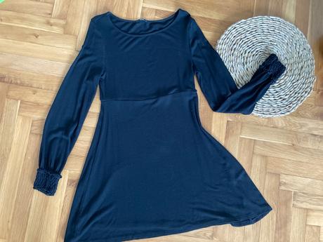 Čierne upletove šaty, tezenis,s