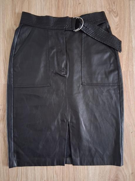 Koženková sukňa, bershka,s