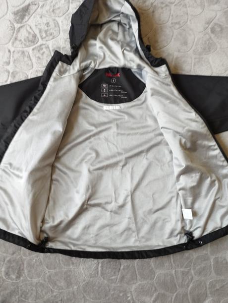 Tenká outdoor vetrovka, 140