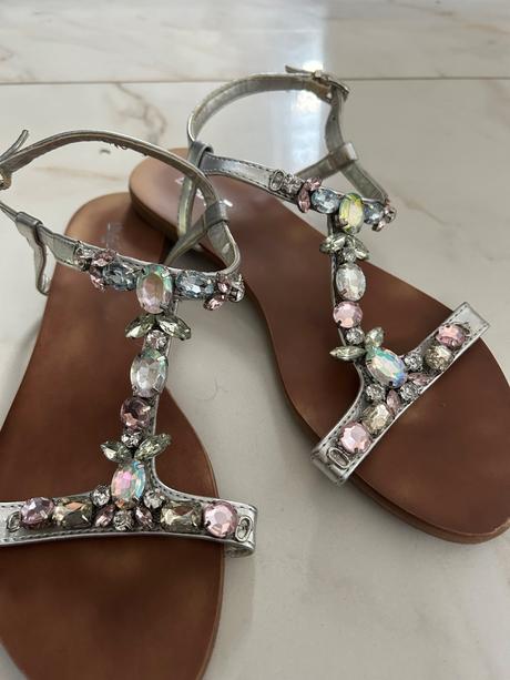 Damske sandále s kamienkami, 39