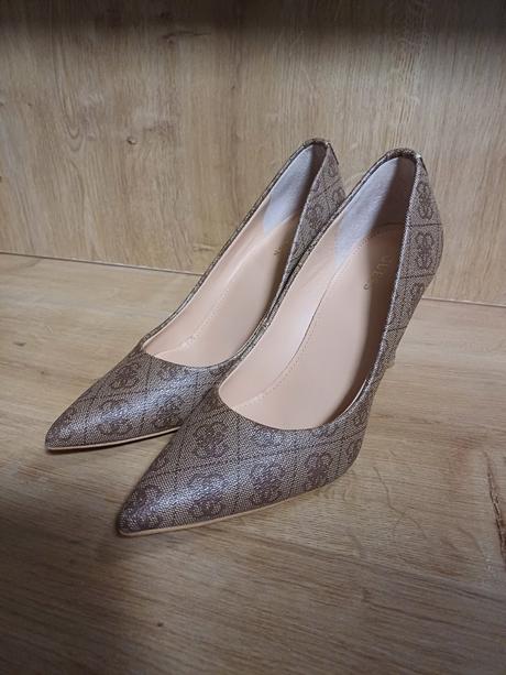 Lodicky guess, guess,37