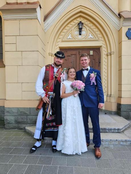 Ušité svadobné šaty, m