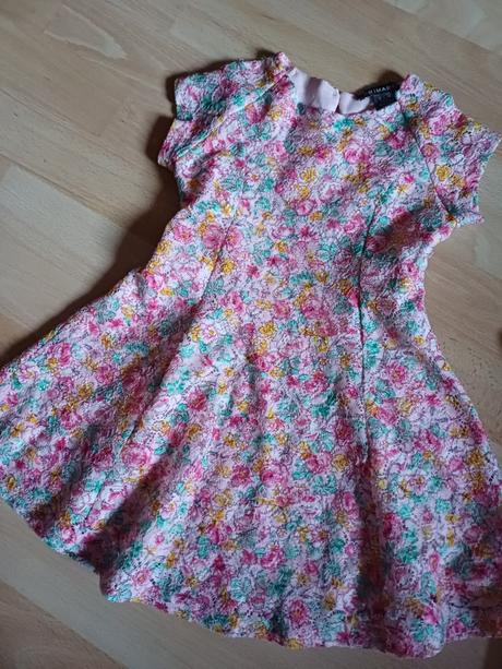 Krasne farebne cipkovane saty, primark,98