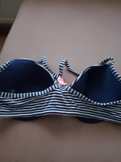Vystužena podprsenka, 85d