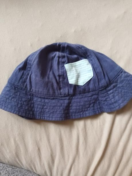 Darujem 3ks klobúkov, authority,92