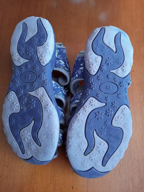 Športové sandálky, 29