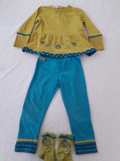 Dievčenské oblečenie, 98