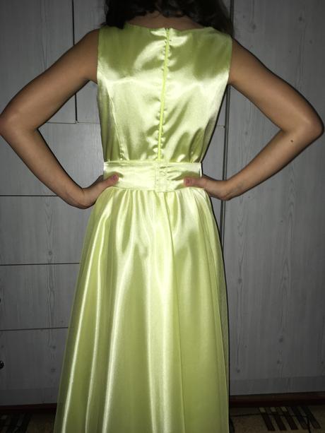 Kamienkom ozdobene slavnostne šaty, 134