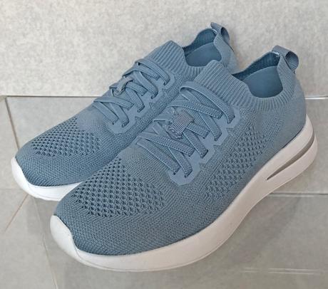 Belasomodré tenisky, 36