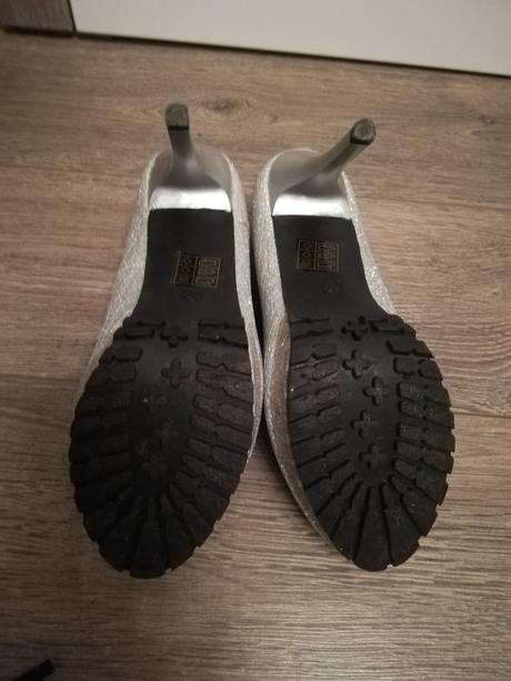 Strieborné, pohodlné lodičky, 36