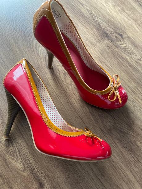 Lakované lodičky, 40