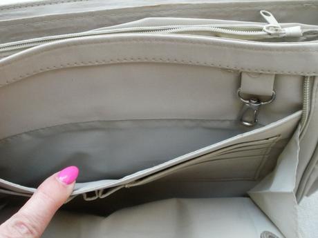 Kabelka-veľa vnútorných vreciek,