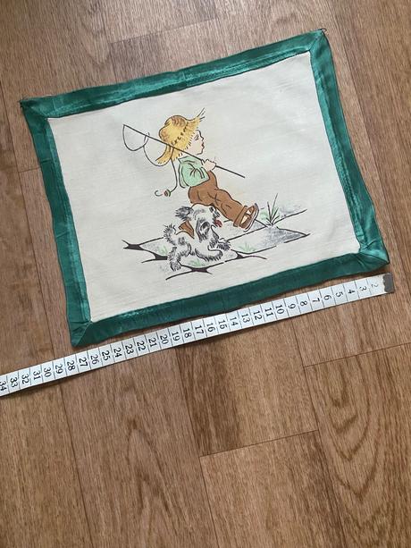 Runé malovaný, tkany obrúsok vintage, 